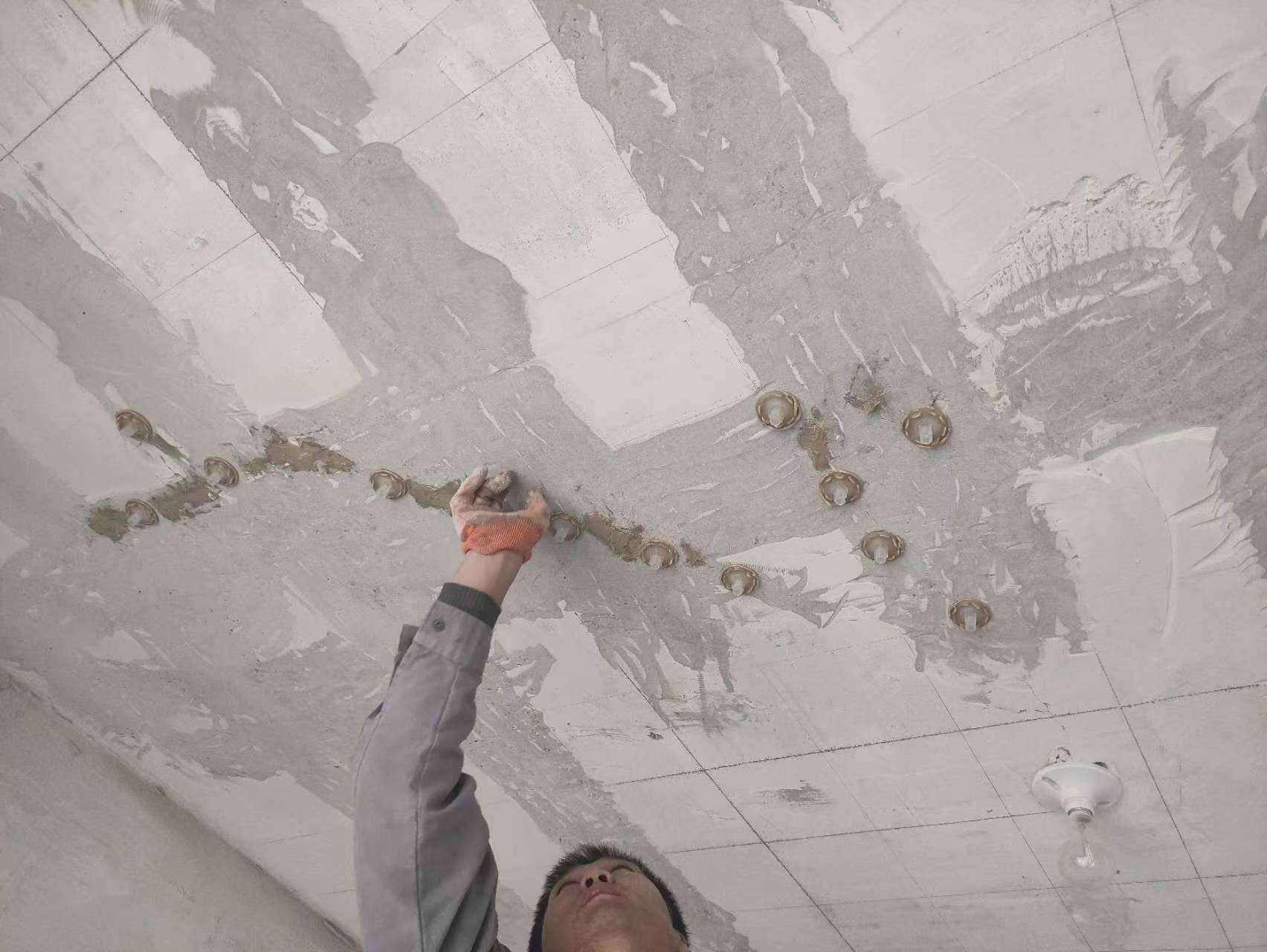 修文混凝土楼板裂缝为什么会开裂?怎么修补?